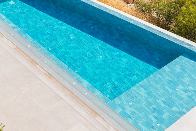consejos para aprovechar tu piscina en primavera